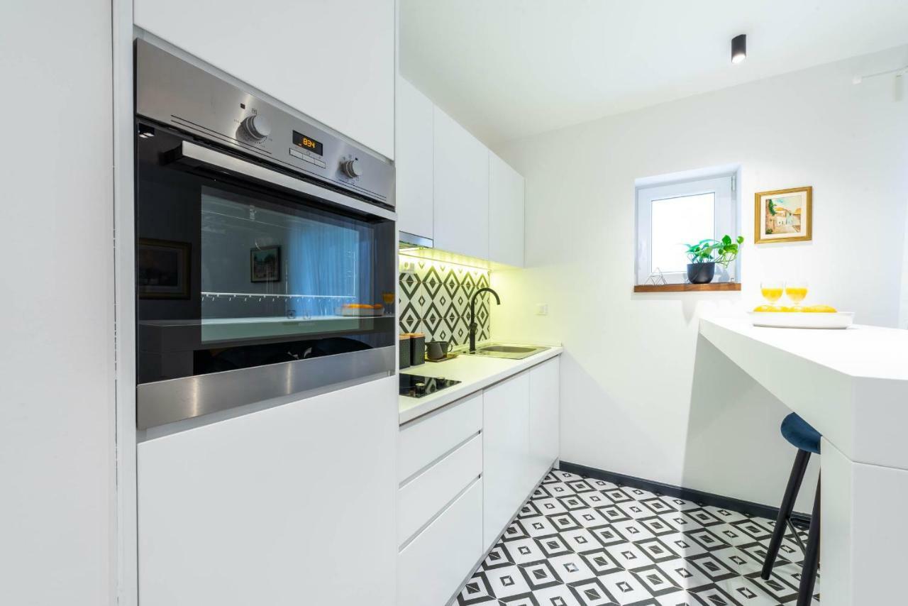 Sun And Stone Apartment Кавтат Екстериор снимка